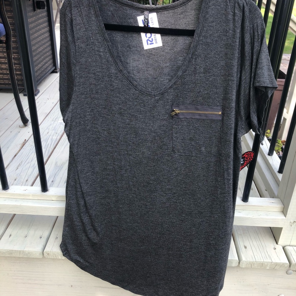 Flowy Tee